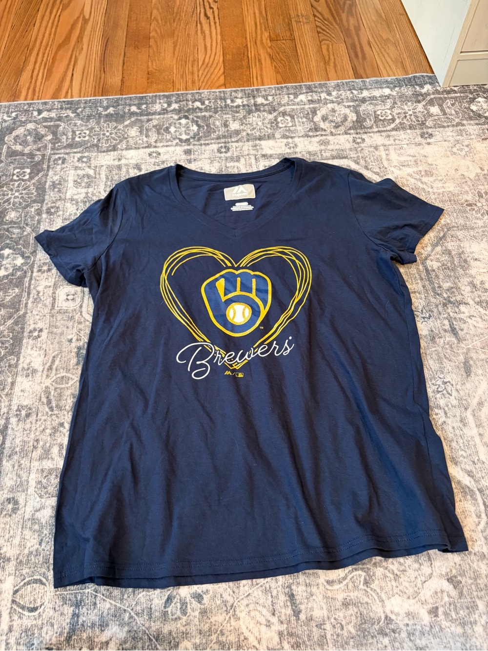 Majestic Navy Milwaukee Brewers baseball Heart Graphic V-Neck Tee